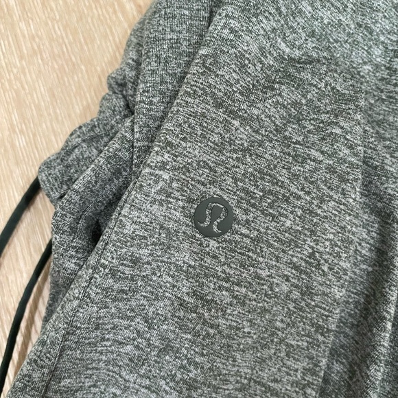 Lululemon Women’s Soft Jersey Classic Fit Mid Rise Green Jogger Size 0 - Picture 10 of 11